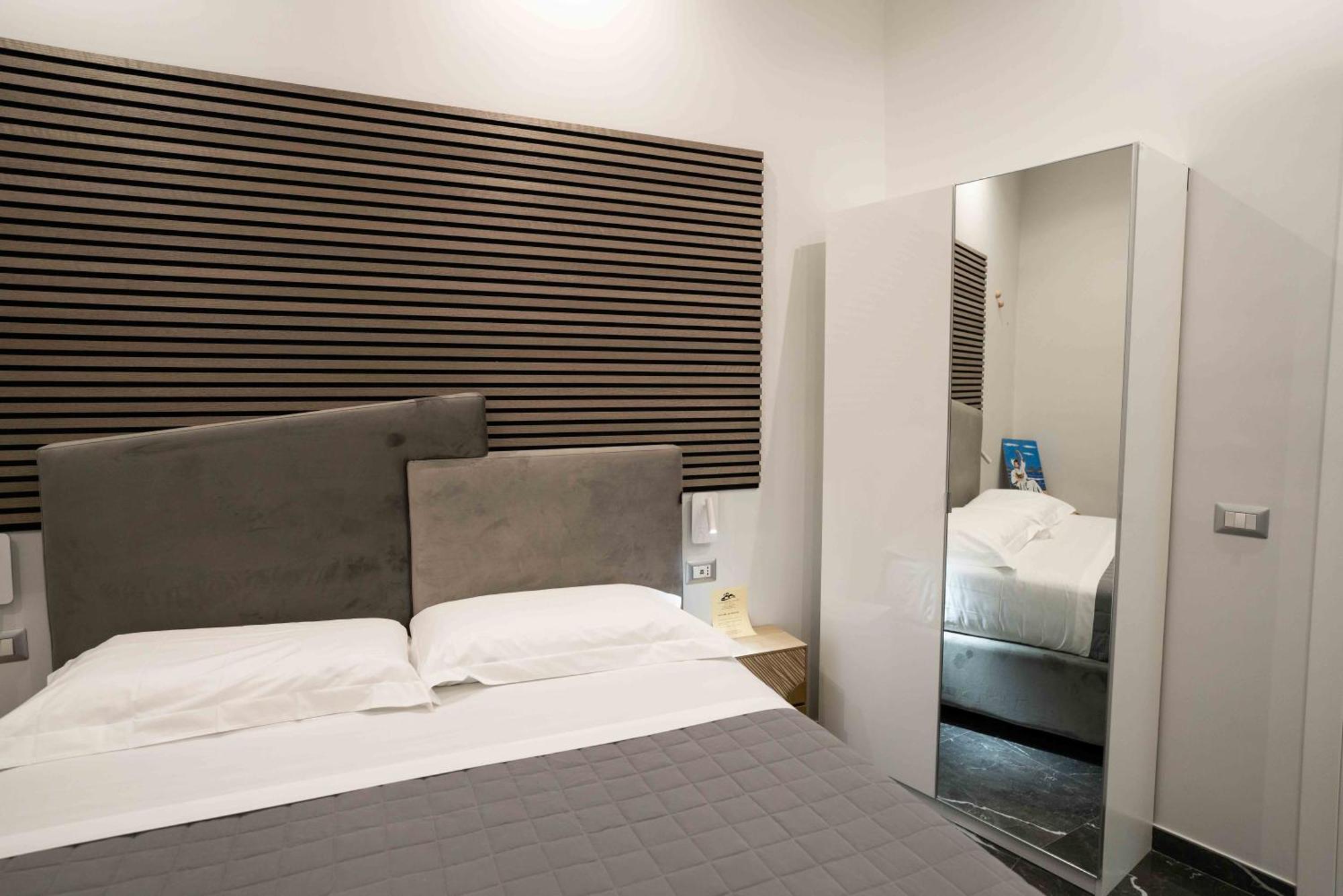 Worldwidesuites Napoli Eksteriør bilde